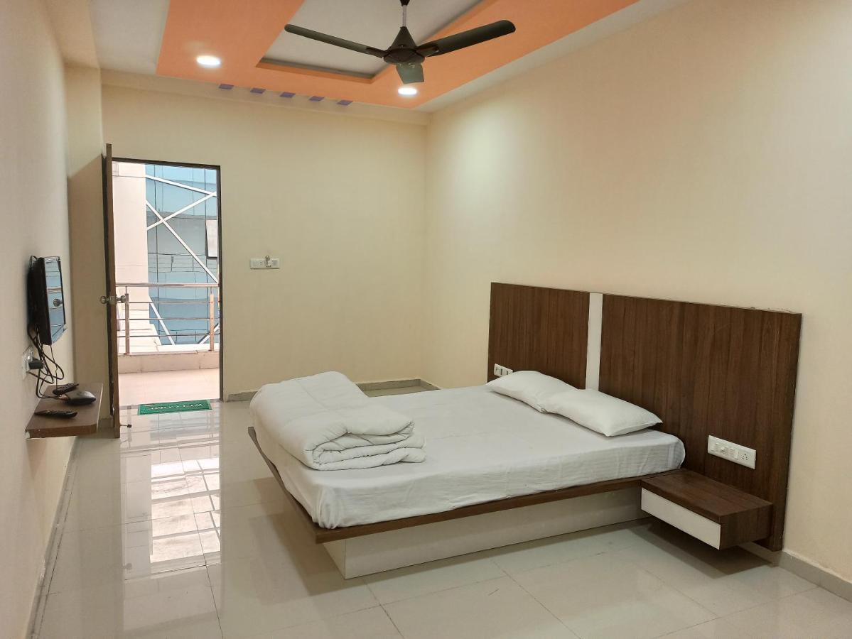 Hotel Plaza Inn Rajpipla Εξωτερικό φωτογραφία